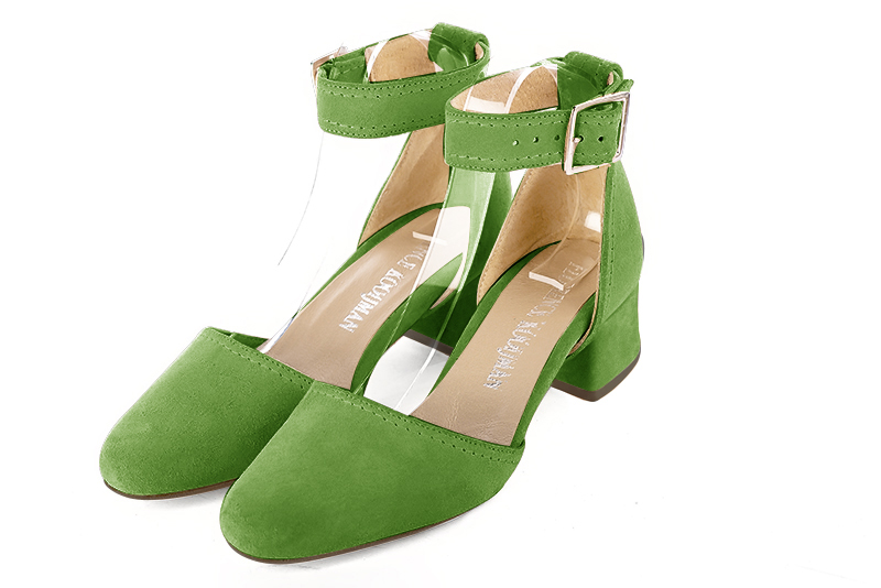 Grass green women's open side shoes, with a strap around the ankle. Round toe. Low flare heels. Front view - Florence KOOIJMAN